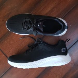 Sketchers. Lite weight. Worn a few times.